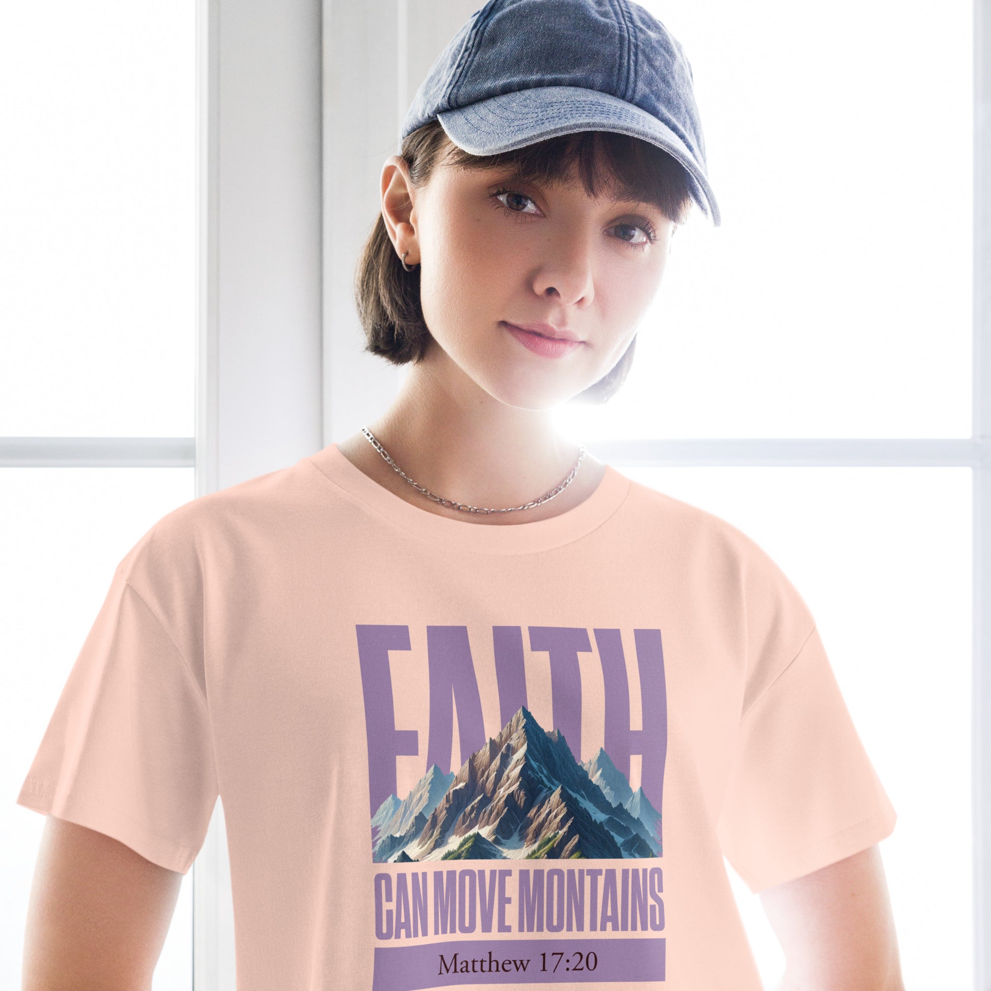 Faith can move mountains Women’s crop top